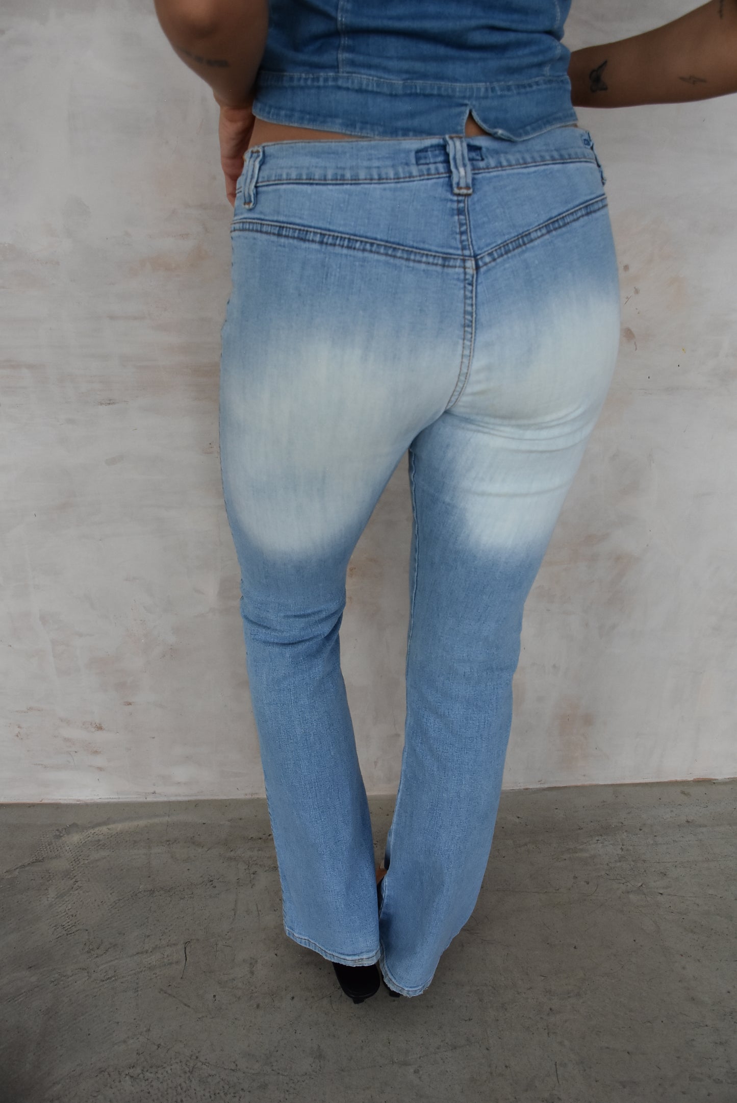 Vintage Y2K blue jeans with heart embroidery