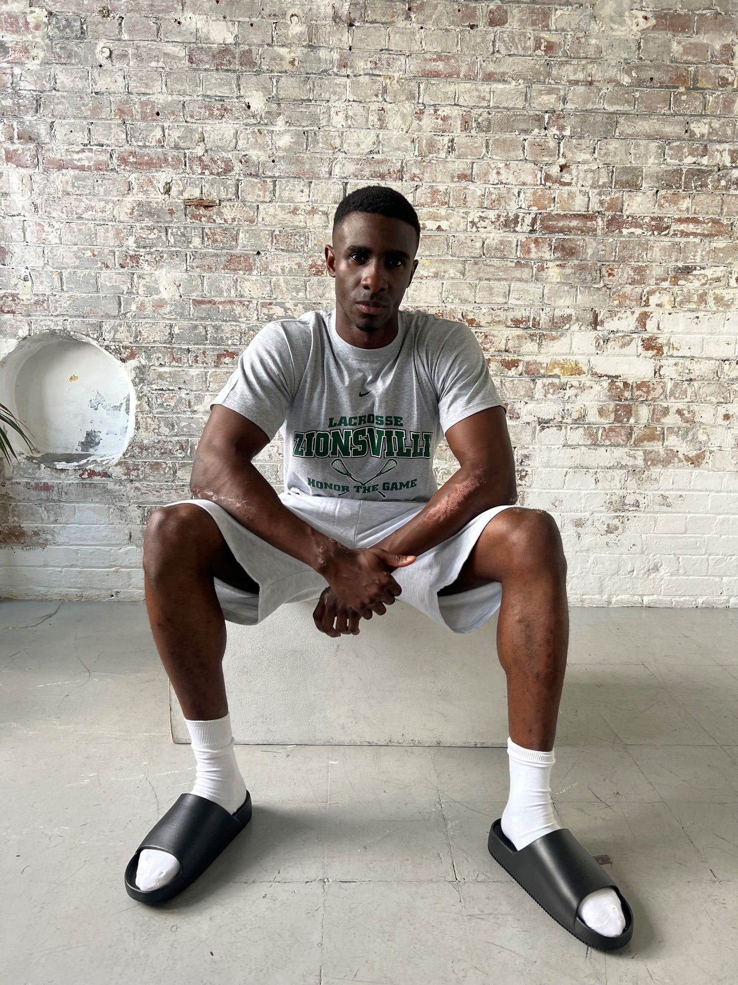 Vintage Nike Varsity Sports T-shirt with Lacrosse logo