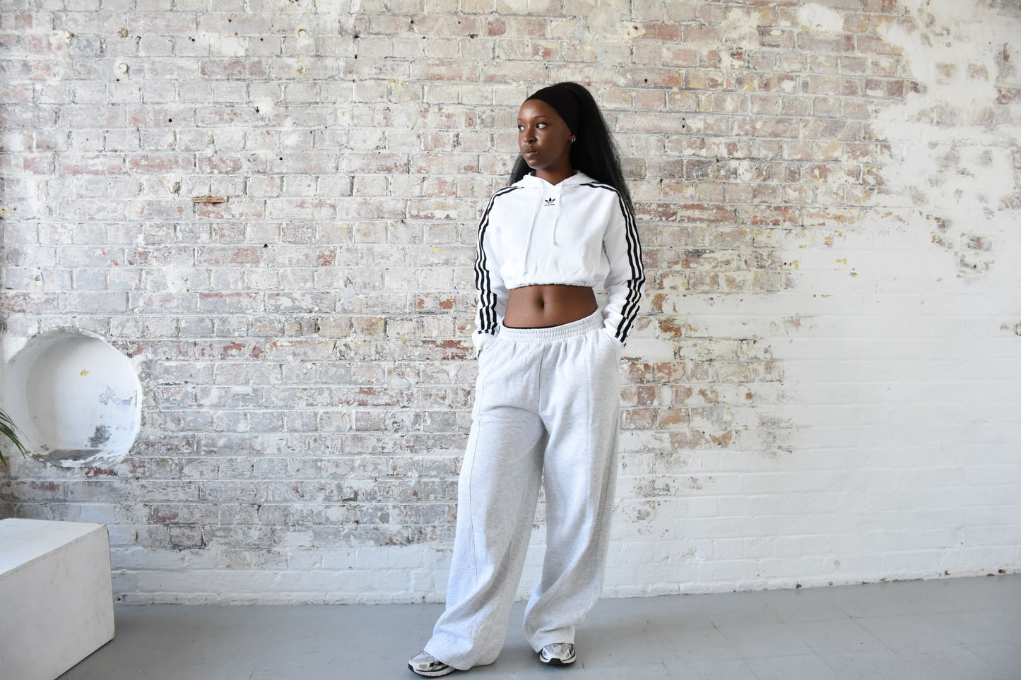 Vintage Cropped Adidas Sweatshirt in white