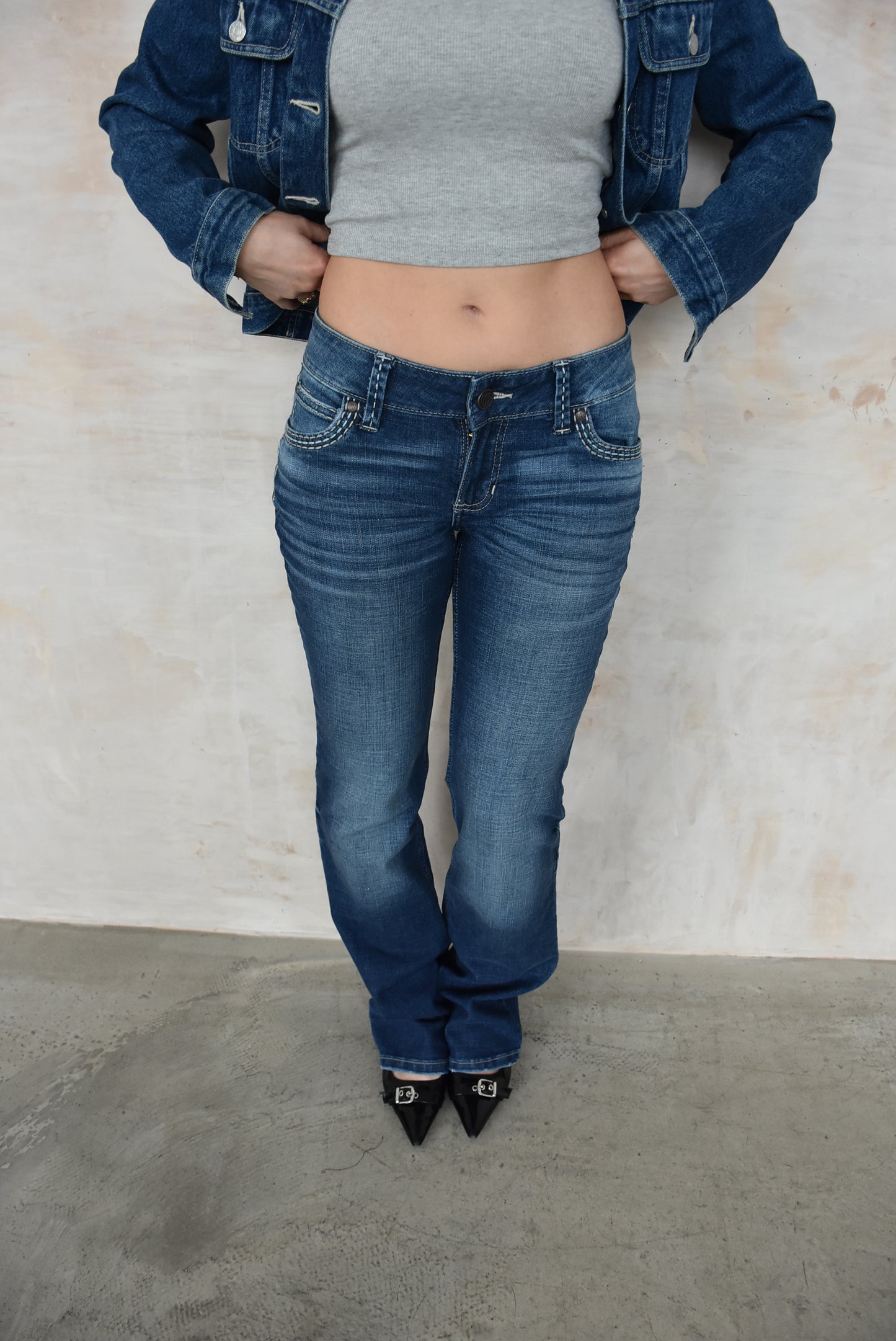 Vintage Wrangler Bootcut jeans in dark blue