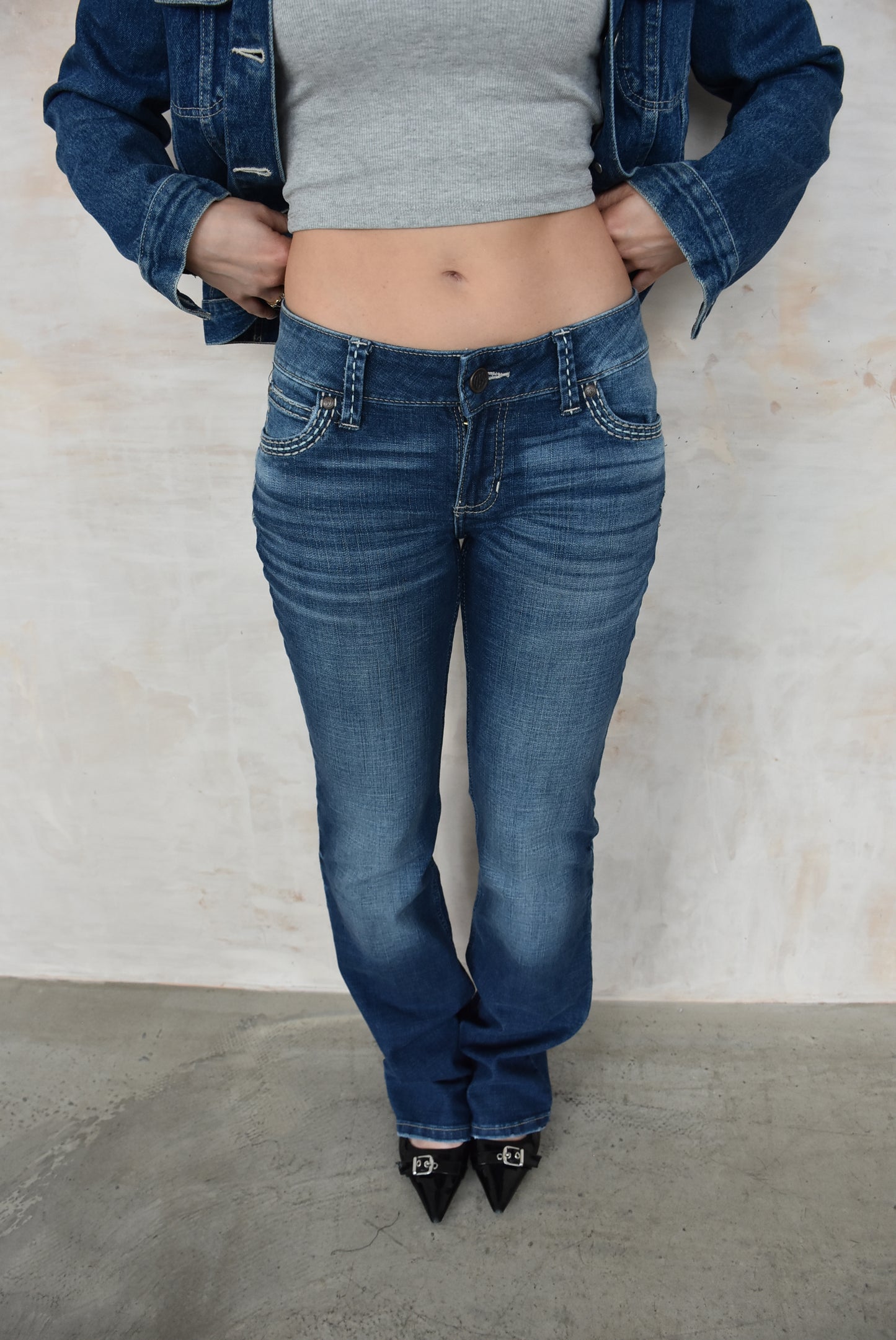 Vintage Wrangler Bootcut jeans in dark blue