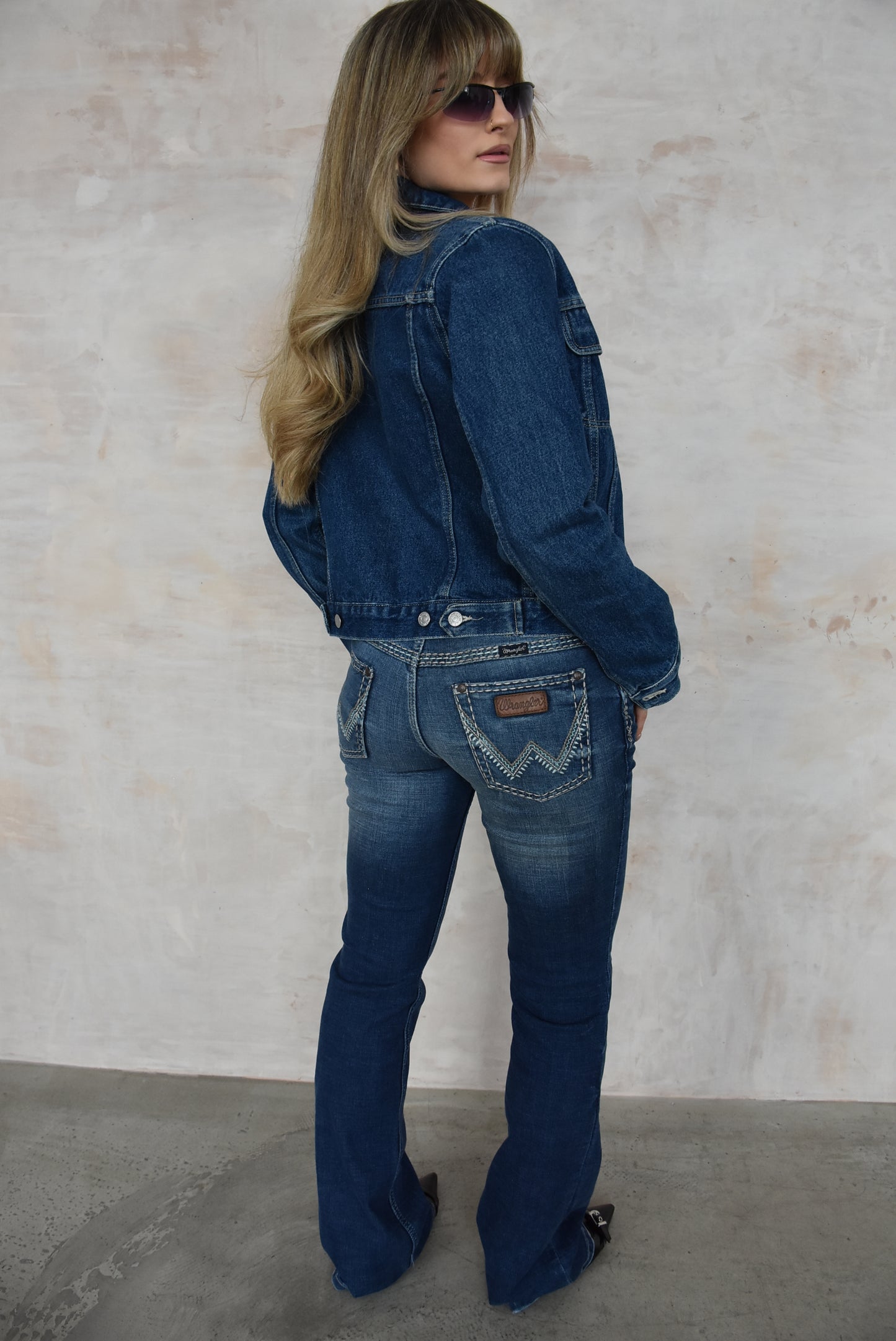 Vintage Wrangler Bootcut jeans in dark blue