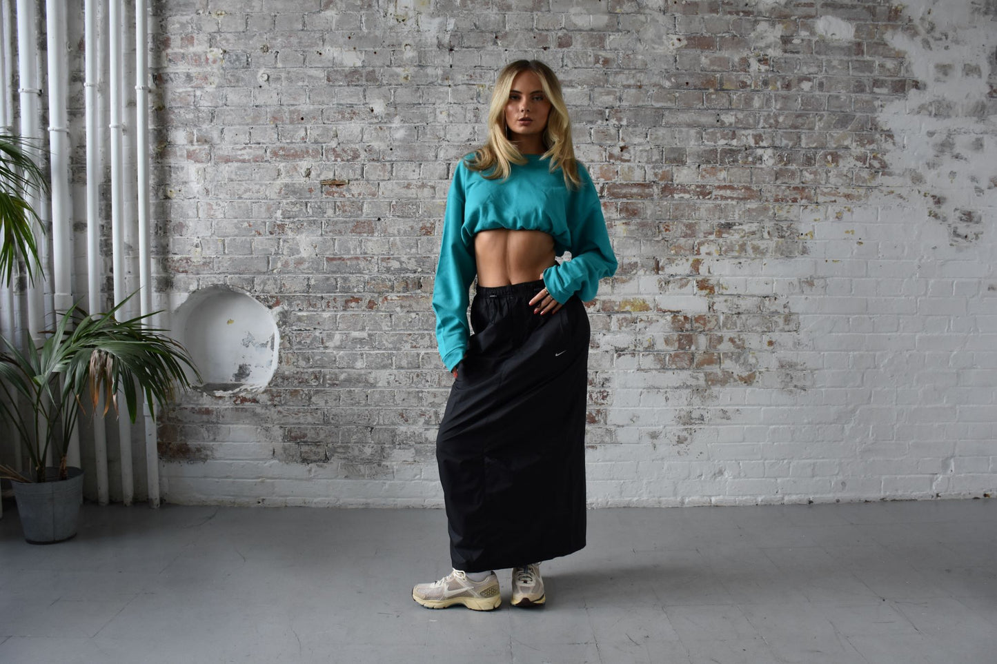 Vintage Reworked Cropped Sweatshirt in Turquoise Blue
