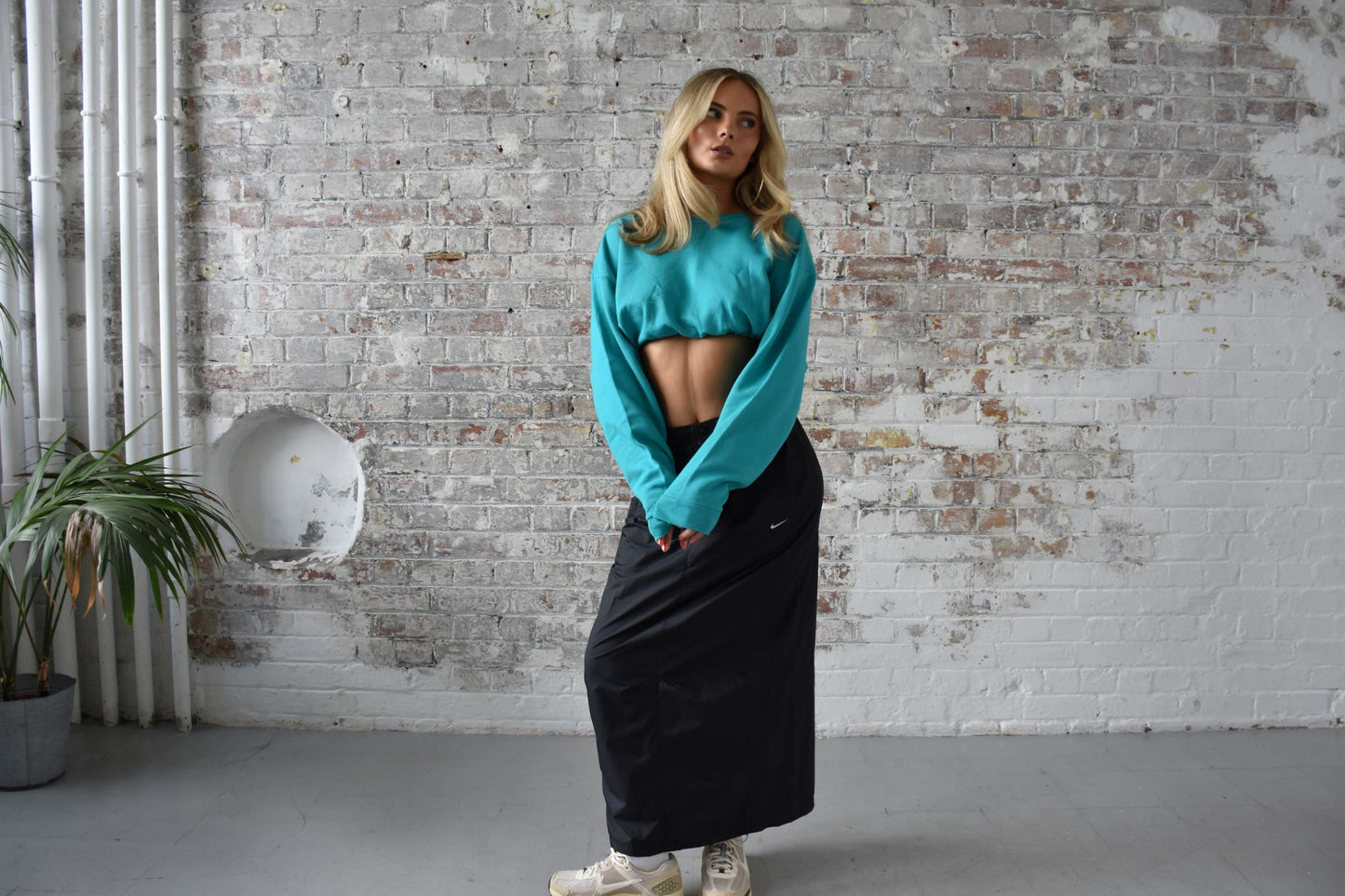 Vintage Reworked Cropped Sweatshirt in Turquoise Blue